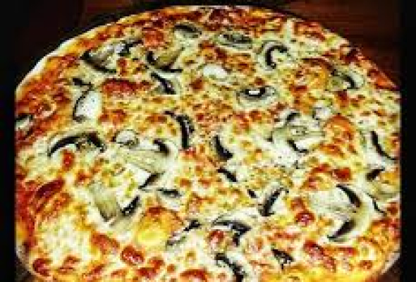 REINE: TOMATE-FROMAGE-CHAMPIGNONS