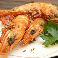GAMBAS FLAMBEES AU PASTIS