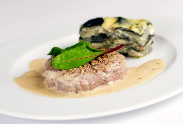 Steak de thon au poivre noir flambé à l'armagnac