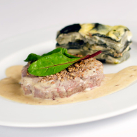 Steak de thon au poivre noir flambé à l'armagnac