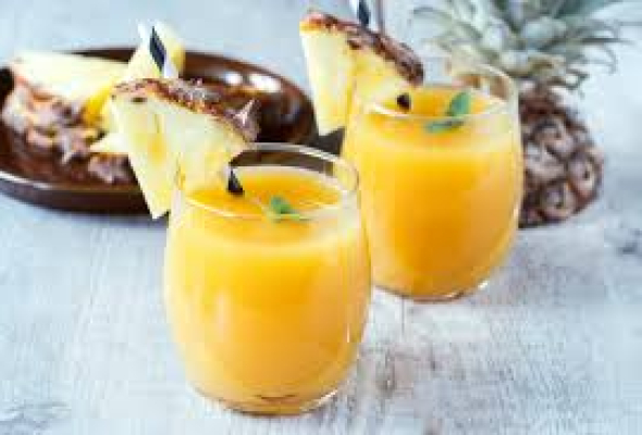 JUS D' ANANAS / JUS D'ORANGE