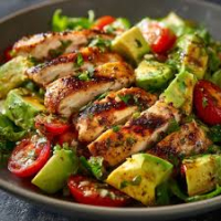 SALADE DU CHEF AU POULET